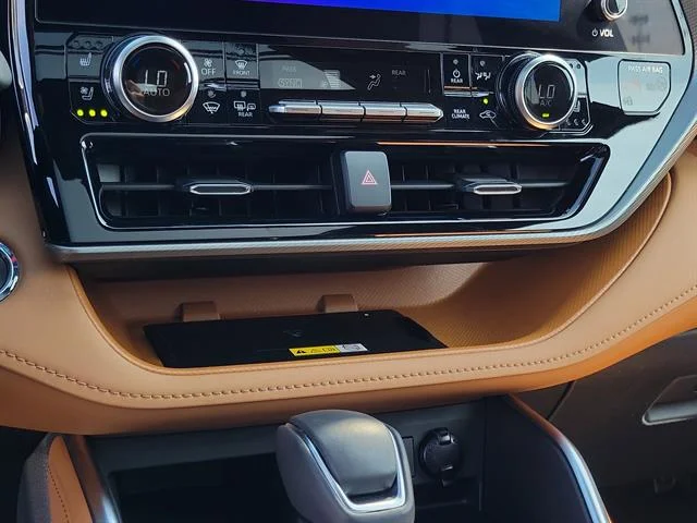2023 Toyota Highlander Platinum - Photo 19