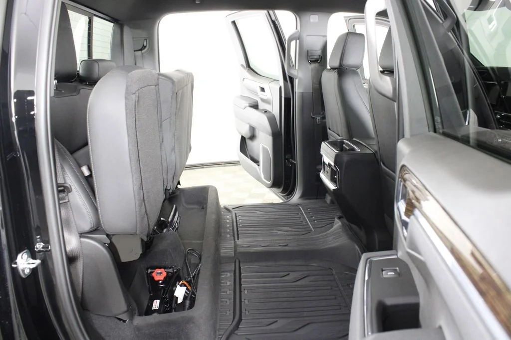 New 2026 Onyx Black GMC Elevation image 13