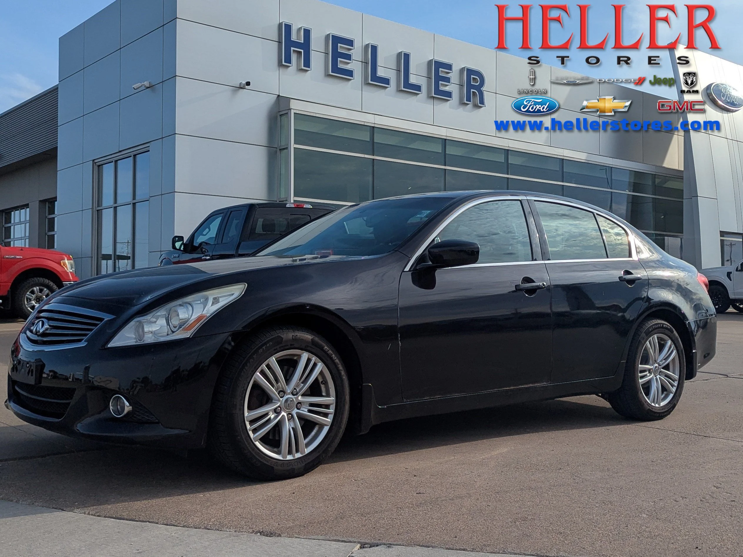 Used 2013 Malbec Black INFINITI X image 1