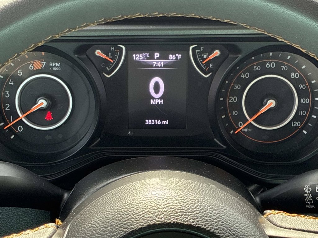 Used 2024 Silver Jeep Sport S image 25
