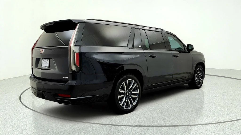 Used 2023 Black Raven Cadillac 4WD 4dr Sport w/ Touring Pkg, Super Cruise & Rear Entertainment image 5