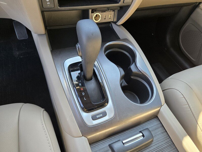 Used 2017  Honda EX-L image 23