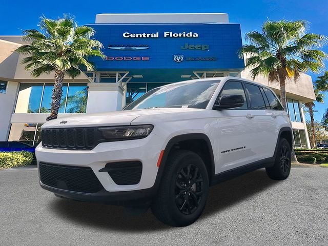 Certified Used 2025 White Jeep Altitude X image 9
