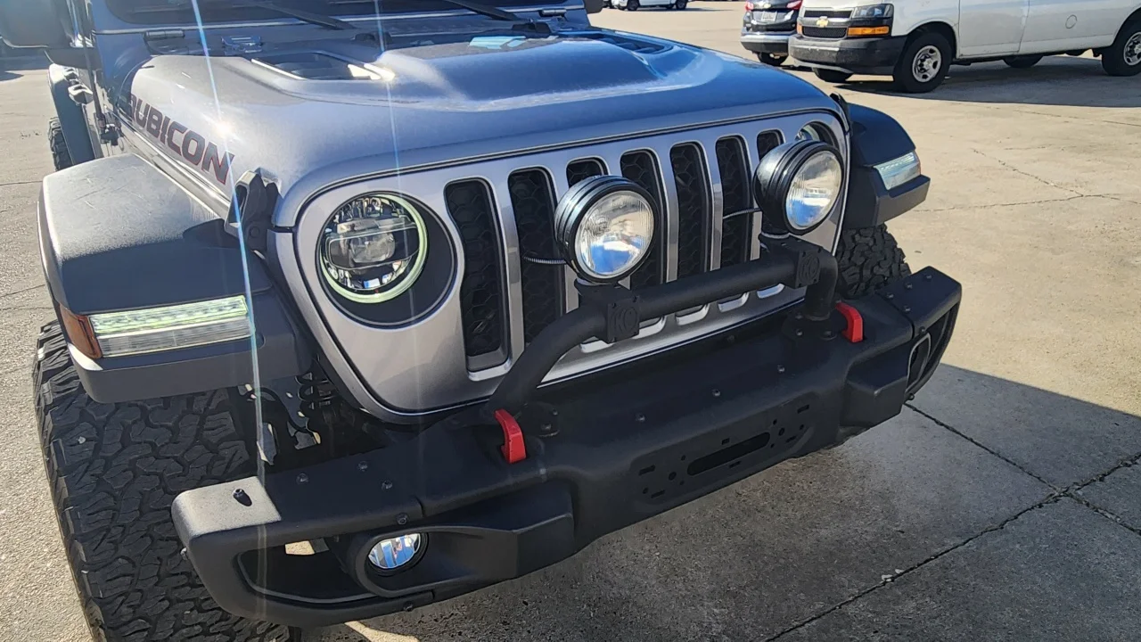 Used 2020 Silver Jeep Rubicon image 24