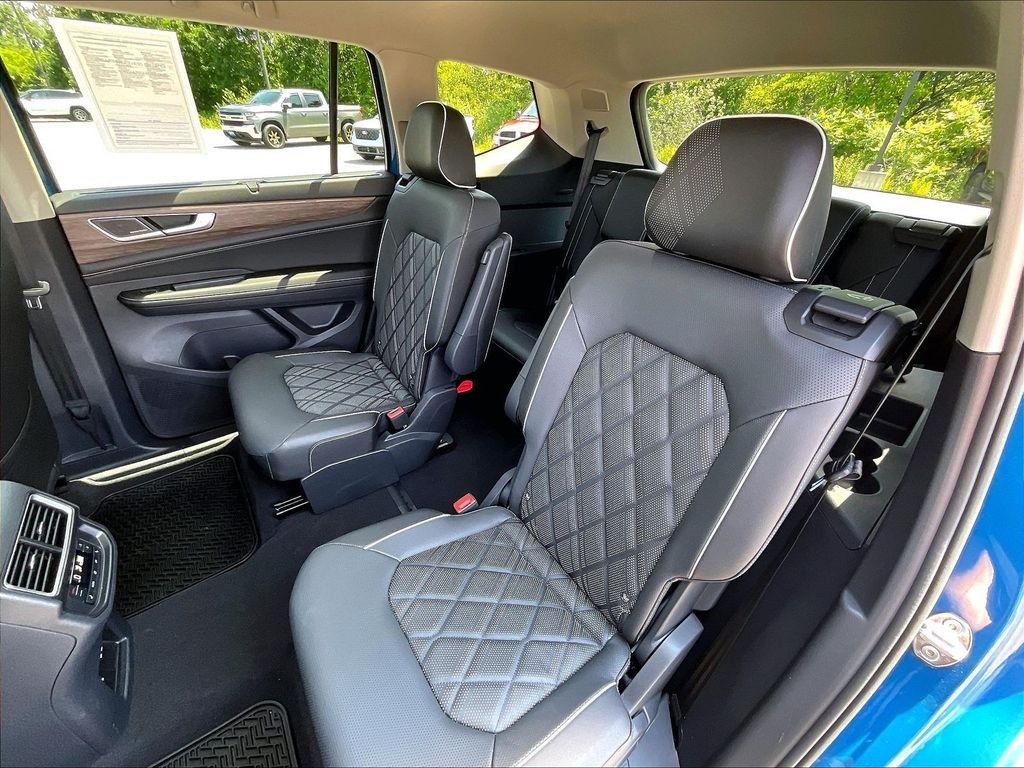 Used 2025 Blue Metallic Volkswagen 2.0T SEL Premium R-Line image 14