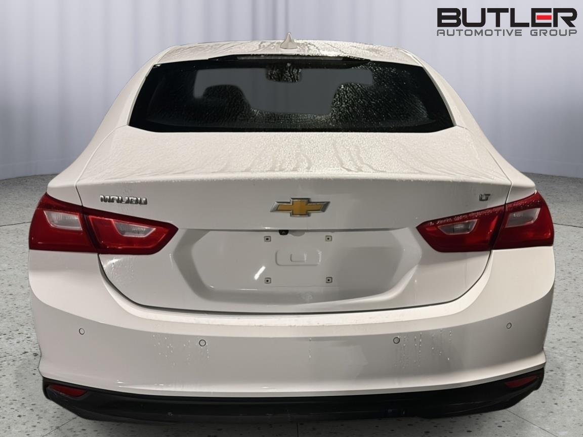 Used 2024 Summit White Chevrolet LT image 9