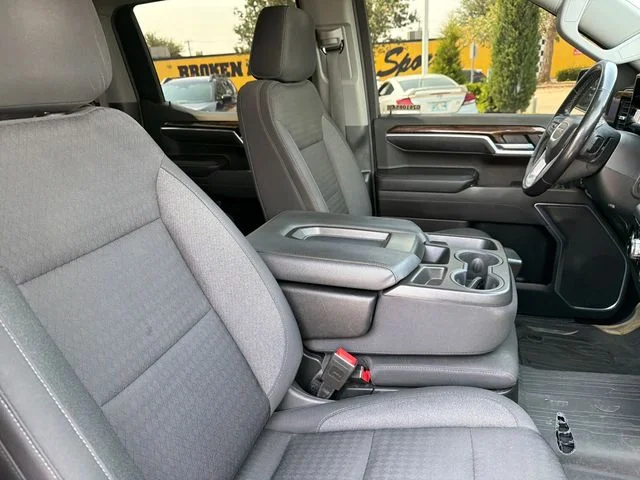 Used 2022 Silver GMC Elevation image 25
