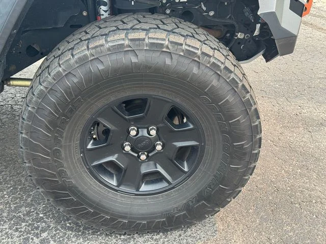 Used 2021 Black Jeep Mojave image 9