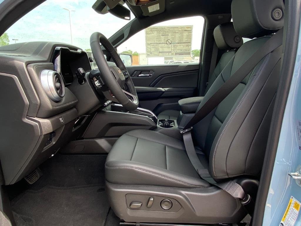 2025 Chevrolet Colorado LT - Photo 14