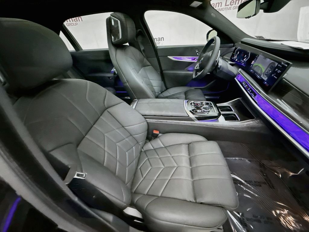 Used 2025 Black BMW 760i xDrive image 30