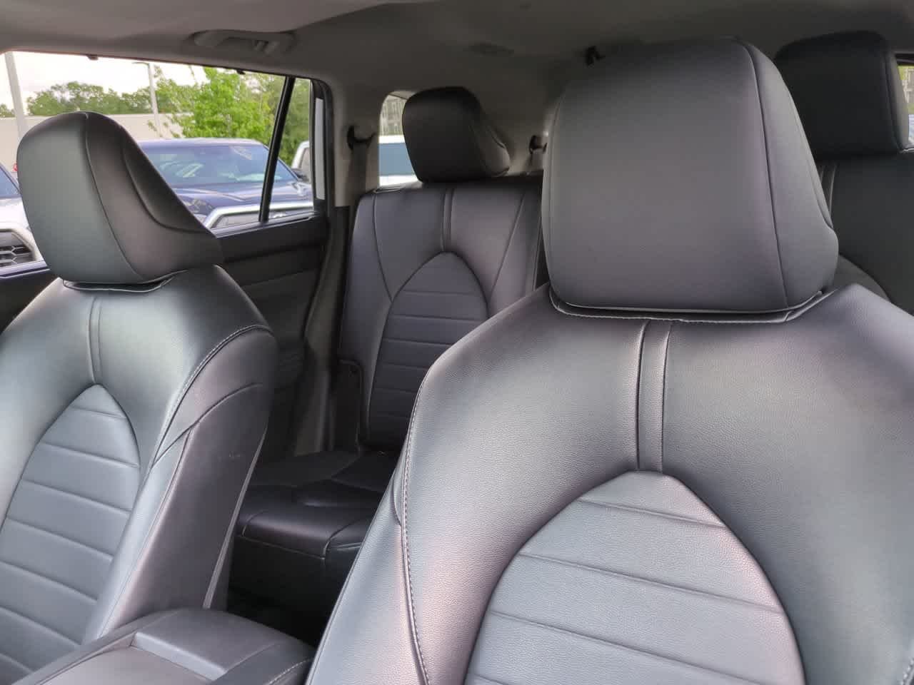 Used 2023 Wind Chill Pearl Toyota XLE image 8