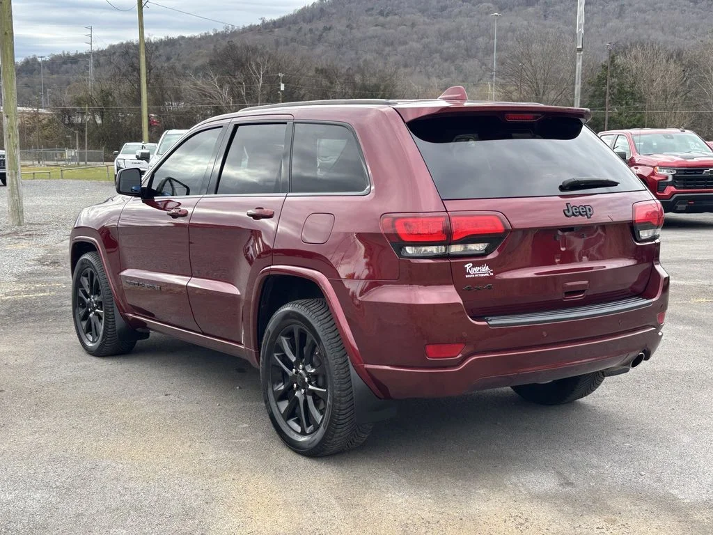 Used 2021 Red Jeep Laredo X image 7