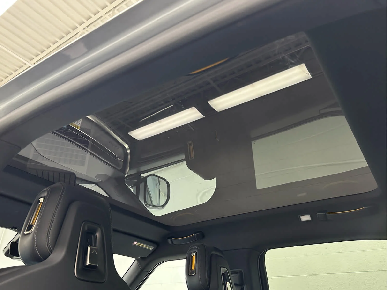 Used 2025 LA Silver Rivian Adventure image 36