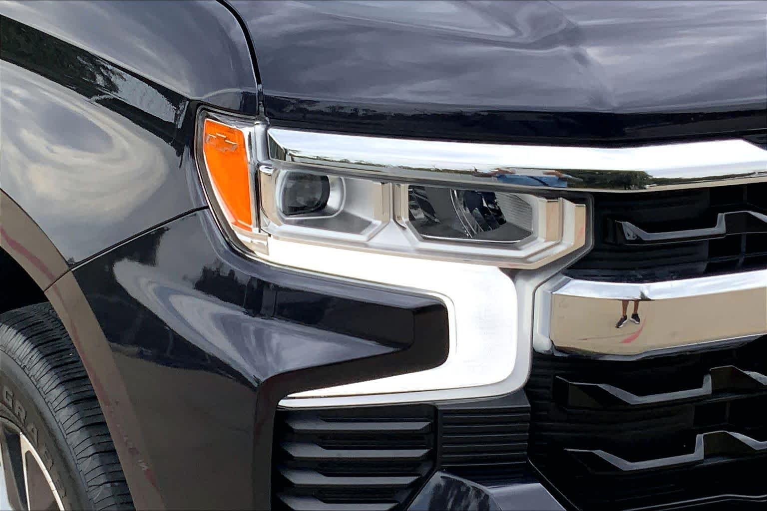 Used 2024 Dark Ash Metallic Chevrolet LT image 27