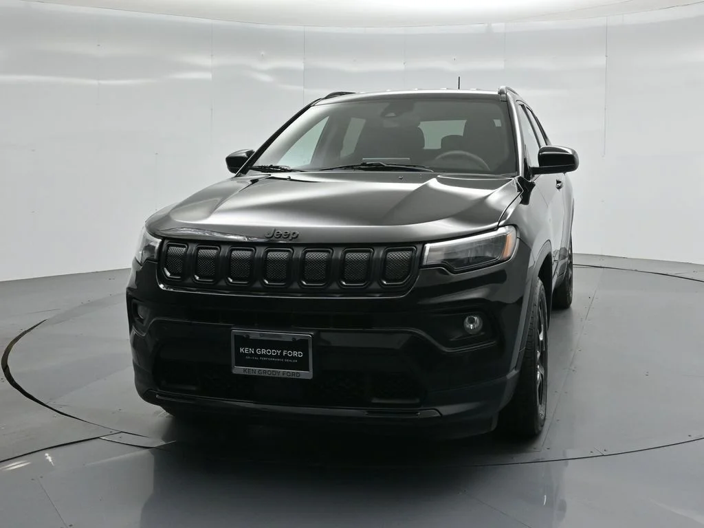 Used 2022 Black Jeep Altitude image 51