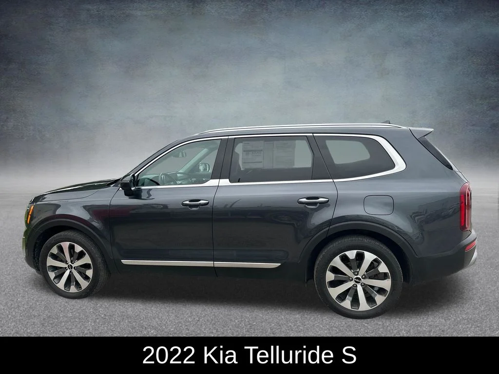 Used 2022 Gray Kia S image 3