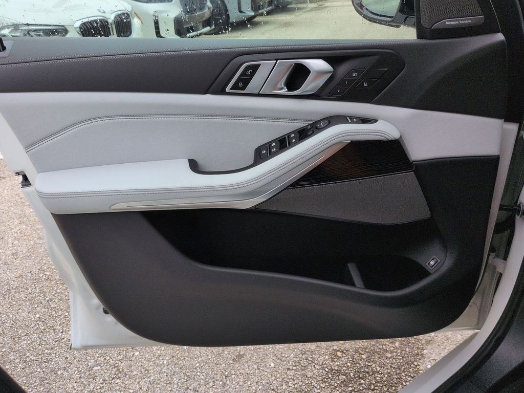 New 2026 Alpine White BMW xDrive50e image 31