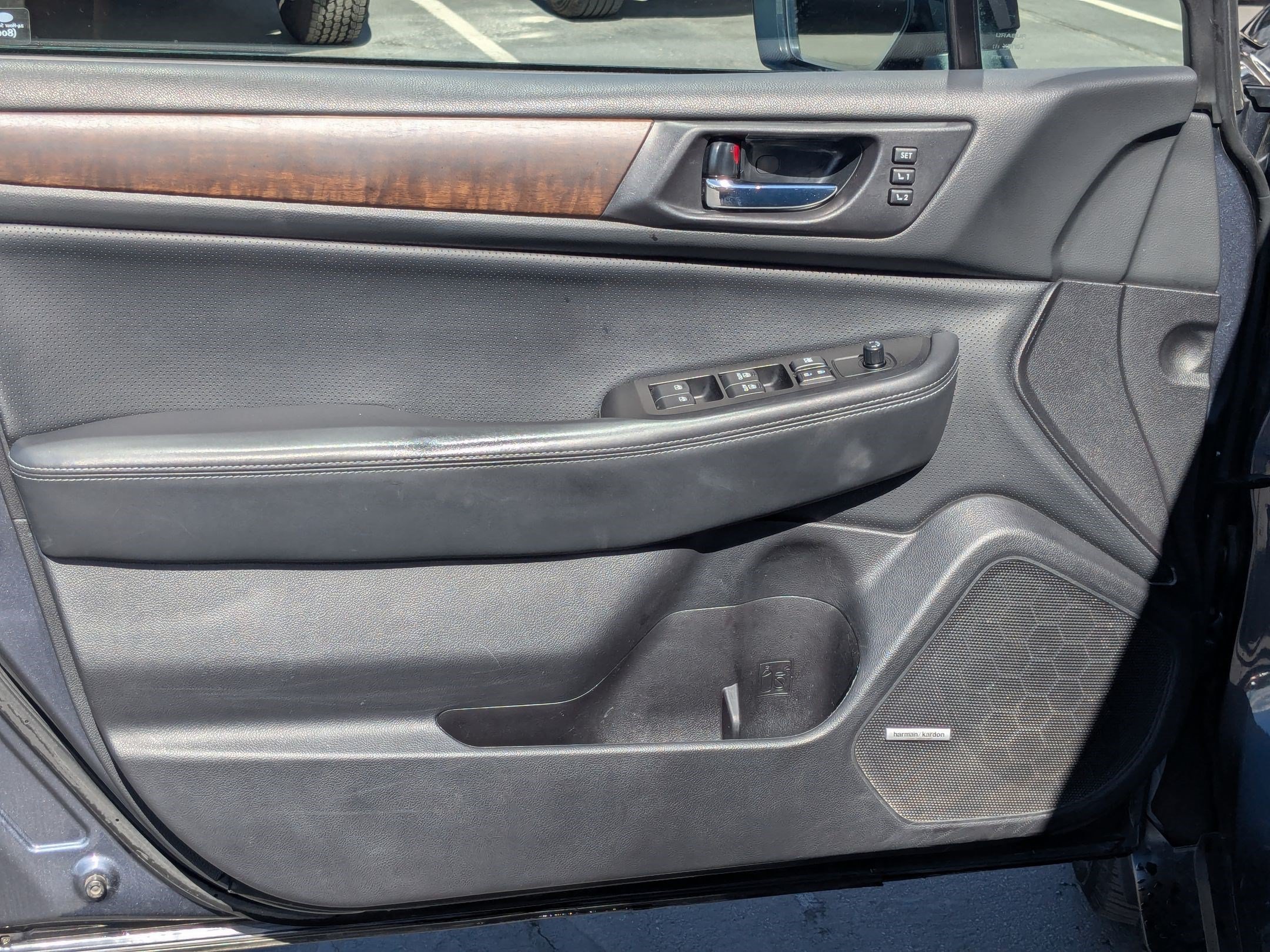 Used 2017 Carbide Gray Metallic Subaru Limited image 13