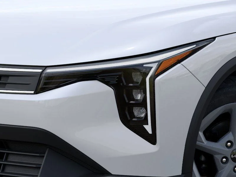 New 2025 Snow White Pearl Kia LXS image 10
