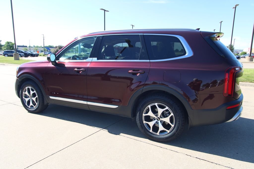 Used 2020 Purple Kia EX image 17