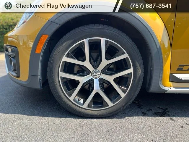 Used 2017 Sandstorm Yellow Metallic/Black Roof Volkswagen 1.8T Dune image 5