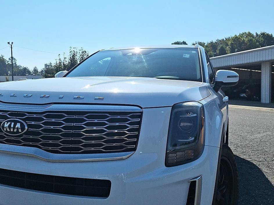 Used 2020 Snow White Pearl Kia EX image 30