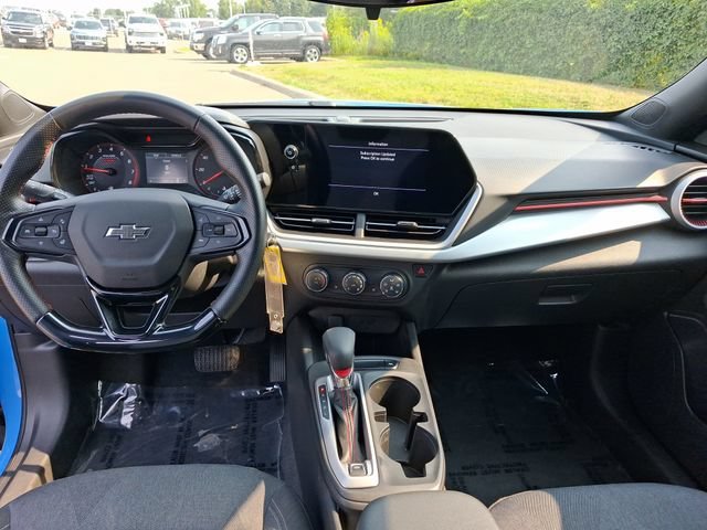 Certified Used 2024 Fountain Blue Chevrolet 1RS image 17