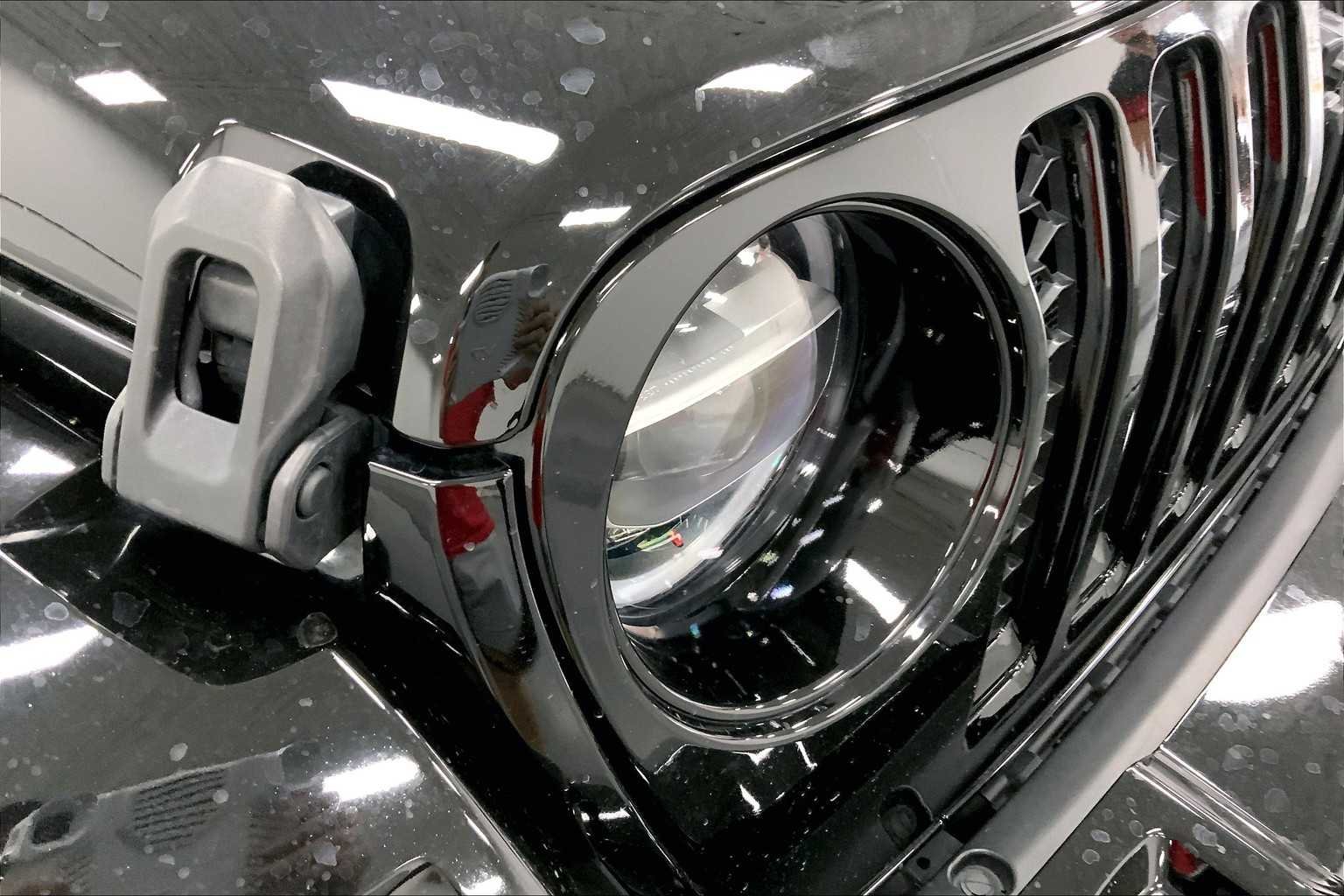 Used 2022 Black Clearcoat Jeep High Altitude image 23