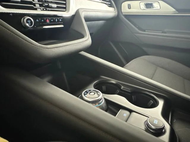 New 2026 Space White Metallic Ford Active image 18