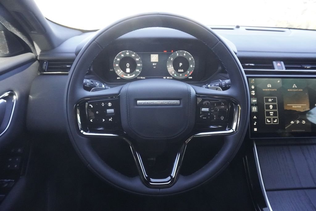 New 2026 Santorini Black Land Rover Dynamic SE image 10