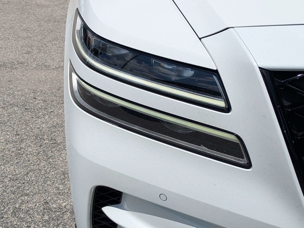 Used 2022 White Genesis 3.5T image 9