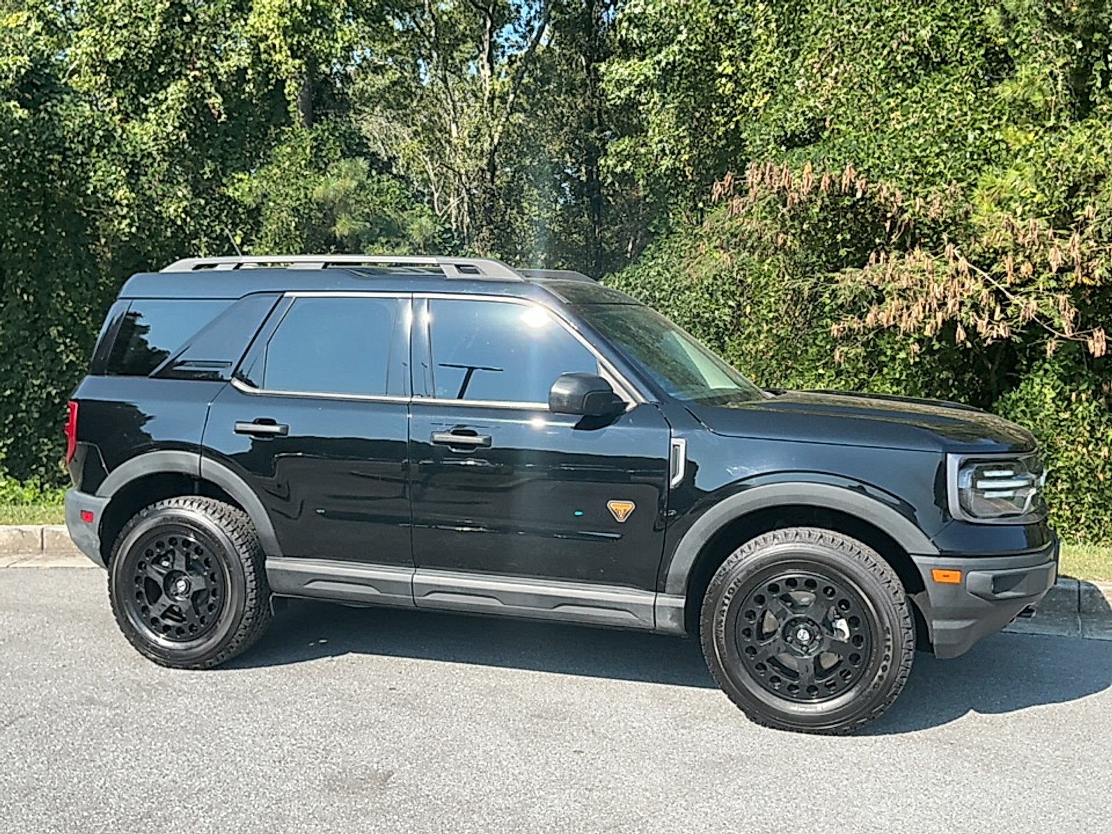Used 2021 Shadow Black Ford Badlands image 1