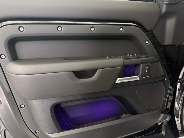 New 2026 Santorini Black Land Rover S image 8