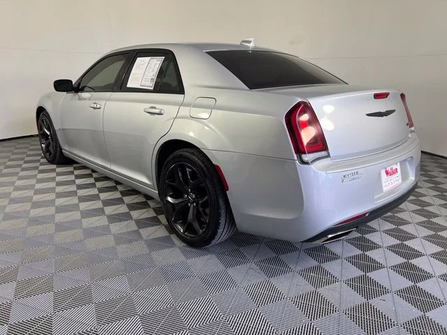 Used 2023 Silver Chrysler Touring image 5