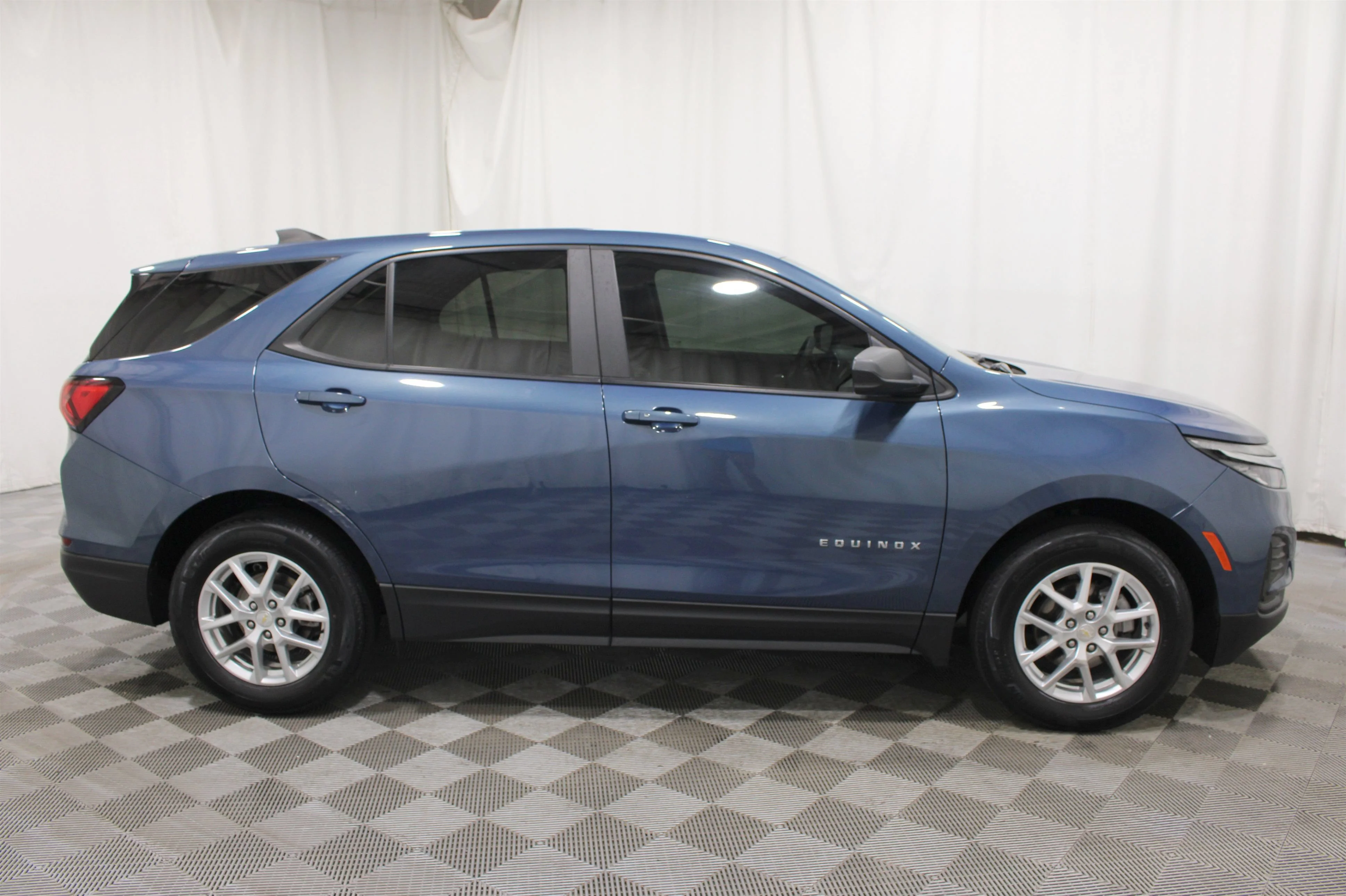2024 Chevrolet Equinox LS - Photo 29