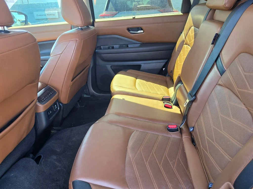Certified Used 2022 Gray Nissan Platinum image 9