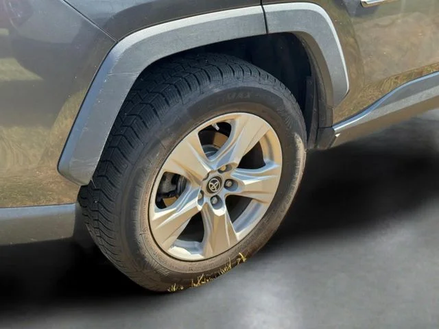 Used 2019 Gray Toyota XLE image 11