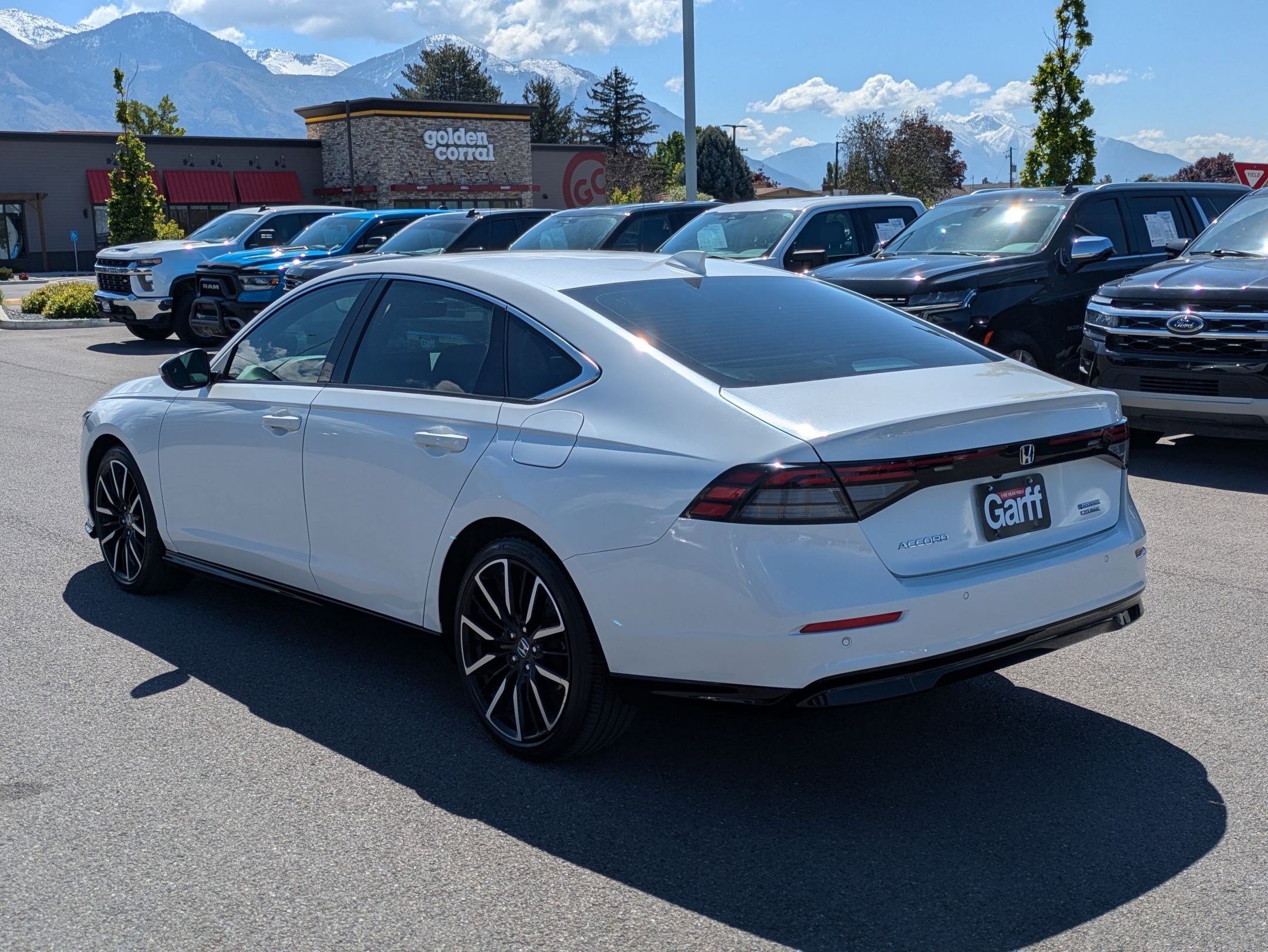 Used 2023 White Honda Touring image 5