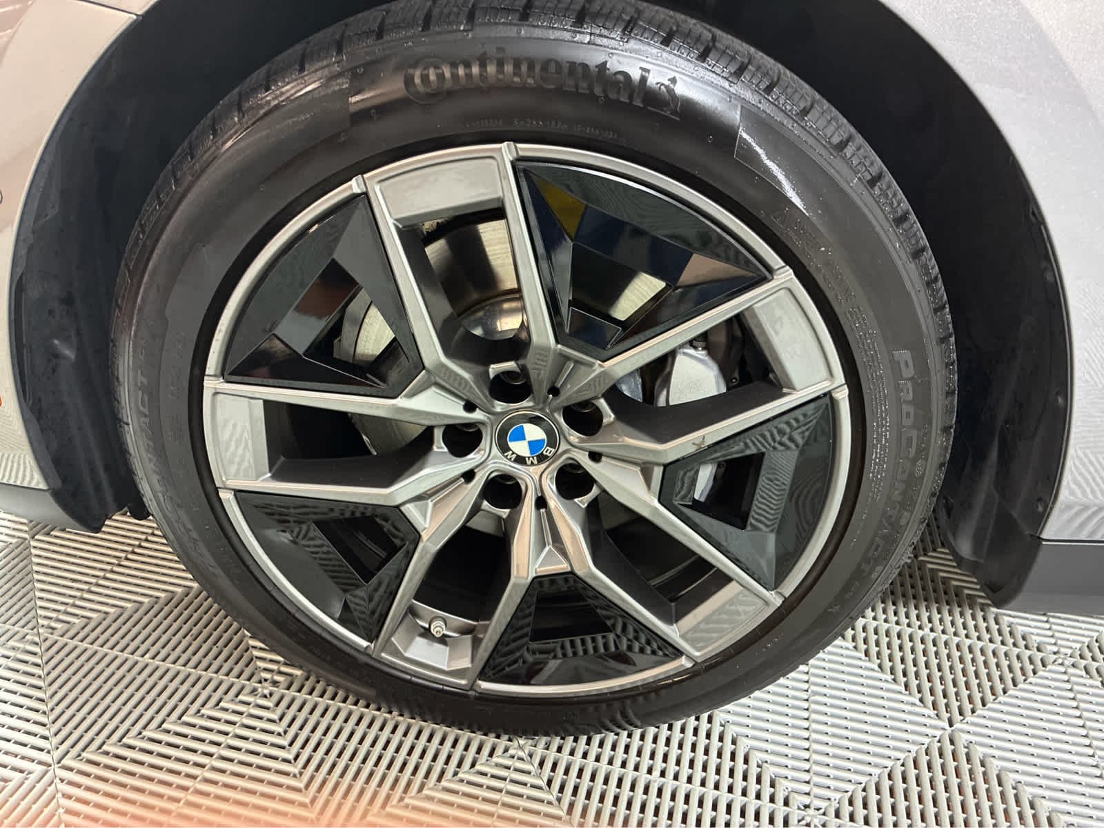 Used 2026 Oxide Grey Metallic BMW 530i xDrive image 9