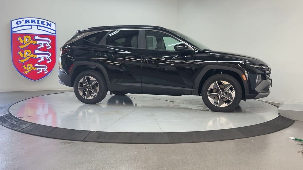 New 2026 Phantom Black Hyundai SEL AWD image 8