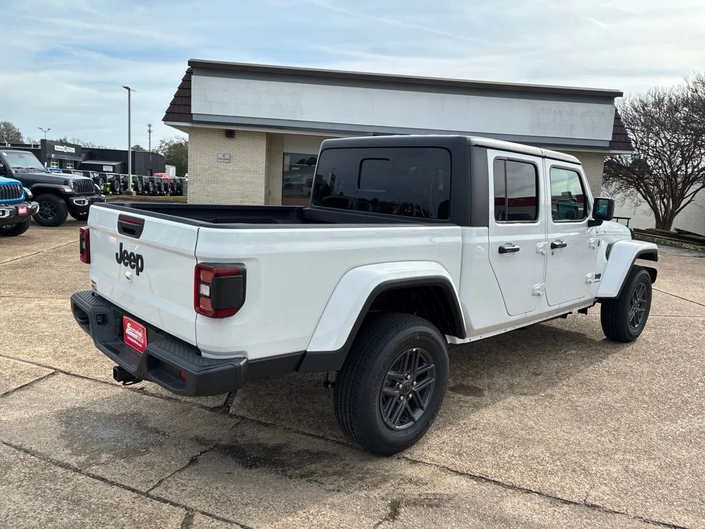 New 2026 Bright White Clear-Coat Exterior Paint Jeep Sport S image 5