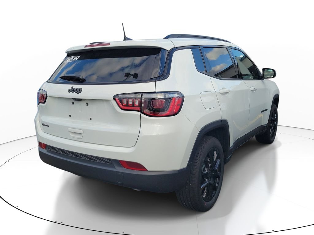 New 2026 Bright White Clearcoat Jeep Latitude image 3