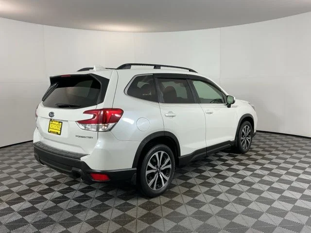 Used 2019 Crystal White Pearl Subaru Limited image 5