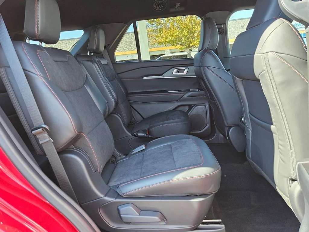 New 2026 Rapid Red Metallic Tinted Clearcoat Ford ST image 32