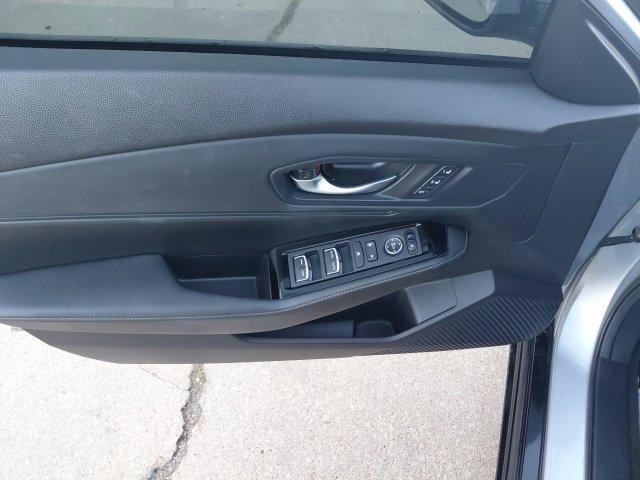 Used 2025 Solar Silver Metallic Honda Touring image 31