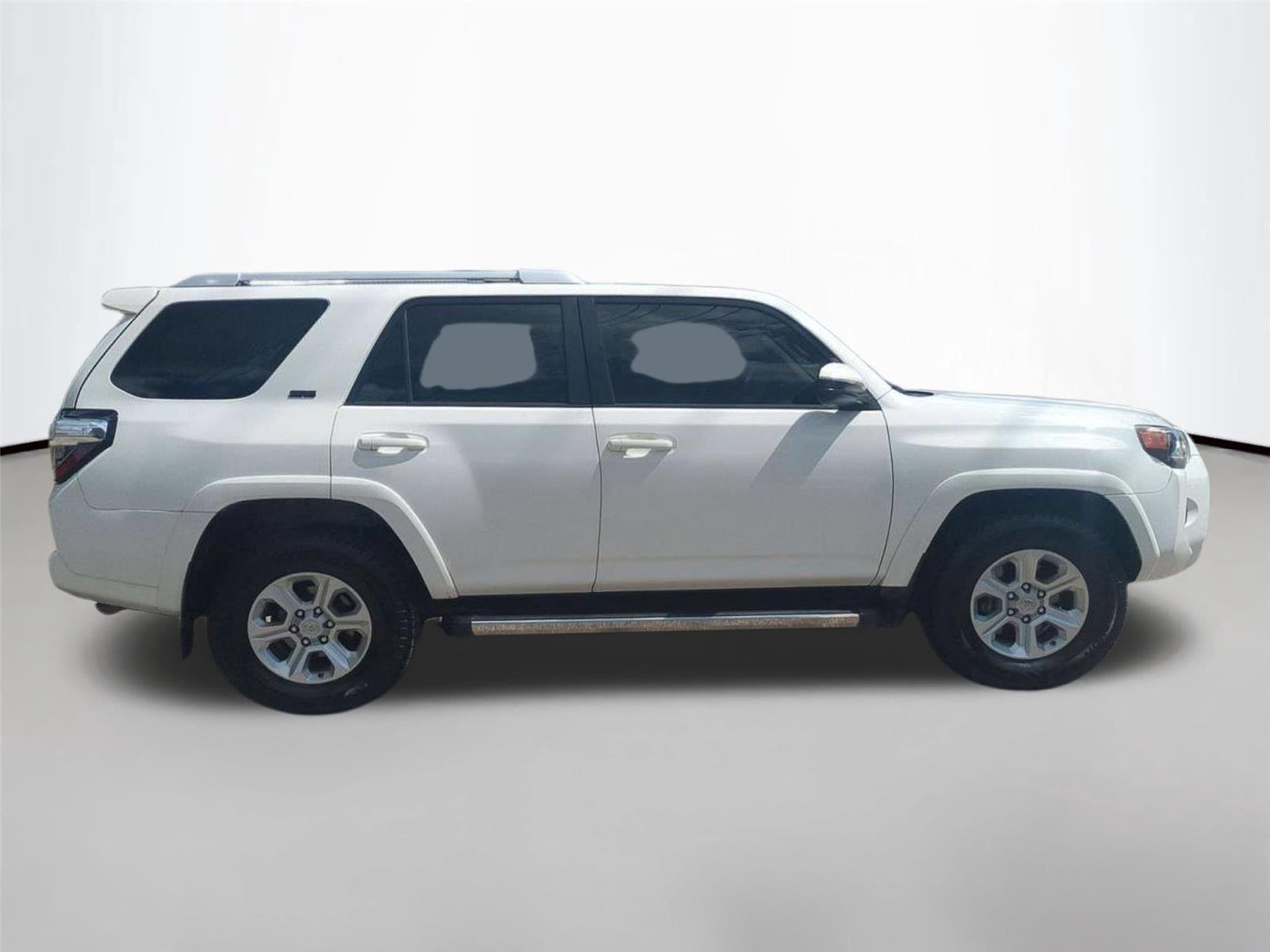 Used 2017 Super White Toyota SR5 image 6