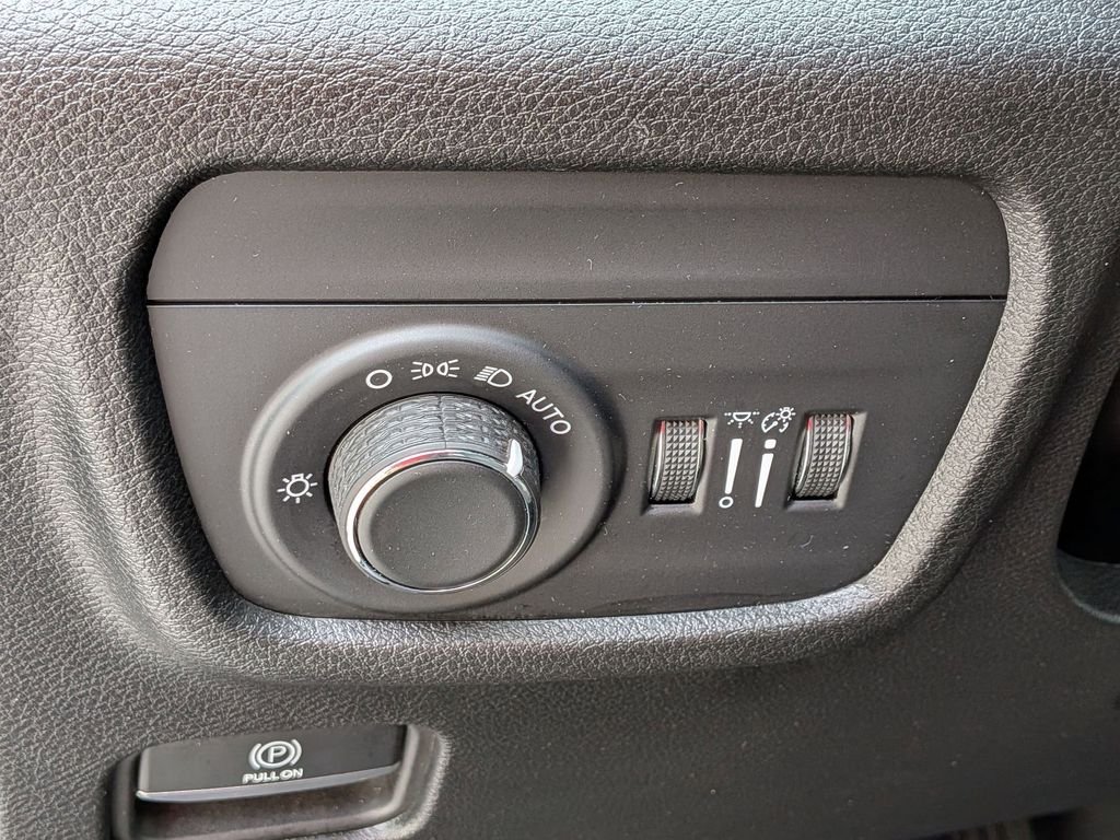 Used 2023 Black Jeep Altitude X image 15
