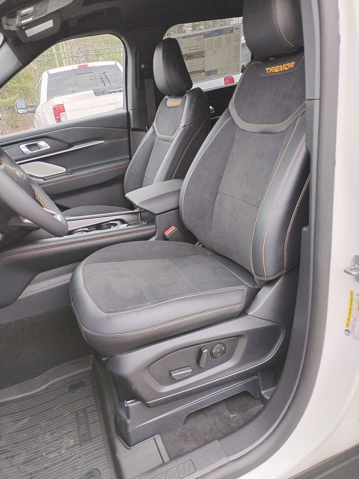 New 2026 Star White Metallic Tri-Coat Ford Tremor® image 22