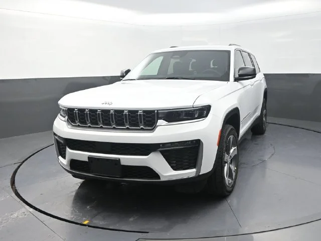 New 2026 Bright White Clear-Coat Exterior Paint Jeep Limited image 4
