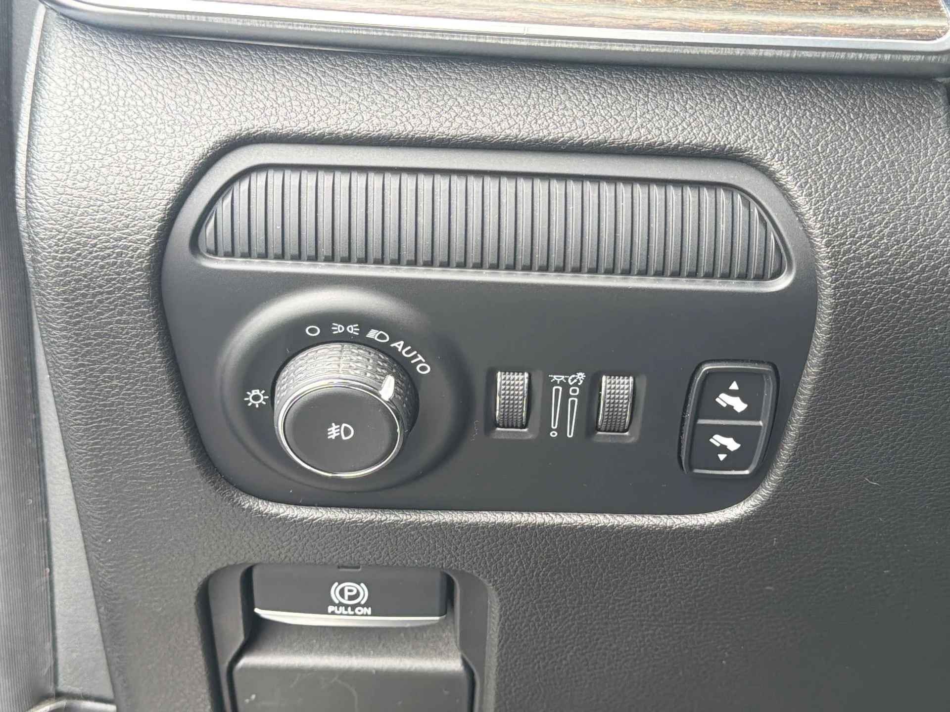 Certified Used 2022 Diamond Black Jeep Series I image 16